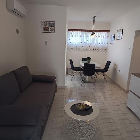 Apartment Fontana Felicita Zadar Exteriör bild